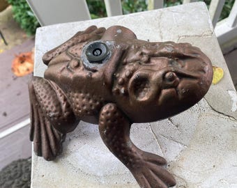 Bullfrog Antique Cast Metal Iron Garden Sprinkler Vintage