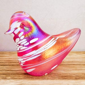Handcrafted Iridescent Art Glass Bird Paperweight – Collectible Ornament & Unique Gift