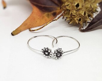 Open hoop earrings with sunflower in sterling silver, daisy earrings dangle, handmade nature earrings flower, cool floral earrings for women