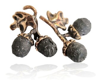Acorn stud earrings with black lava stone, oak leaf earrings, nature inspired earrings, cottagecore jewelry, woodland jewelry, fall jewelry