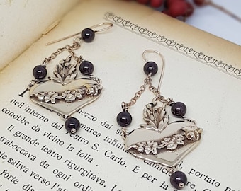 Pendientes exvoto Sagrado Corazón con Cadena de Rosario Granate en Bronce Antiguo, pendientes de araña góticos victorianos, joyas wicca.