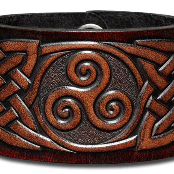 Bracelet Celtic Ler gaufré 48 MM en triskele entièrement corindé avec nœuds celtiques (7) brun-antique avec fermeture à pression (sans nickel)