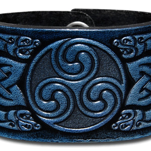 Bracelet en cuir celtique gaufré 48 MM en triskèle de vachette avec kelt. Têtes de dragon (3) bleu-antique avec bouton pression (sans nickel)