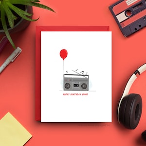 Carte d'anniversaire rétro boombox, voeux d'anniversaire hip-hop pour amis, carte cool pour mélomane format A2, « Happy Birthday mon pote » avec ballon rouge