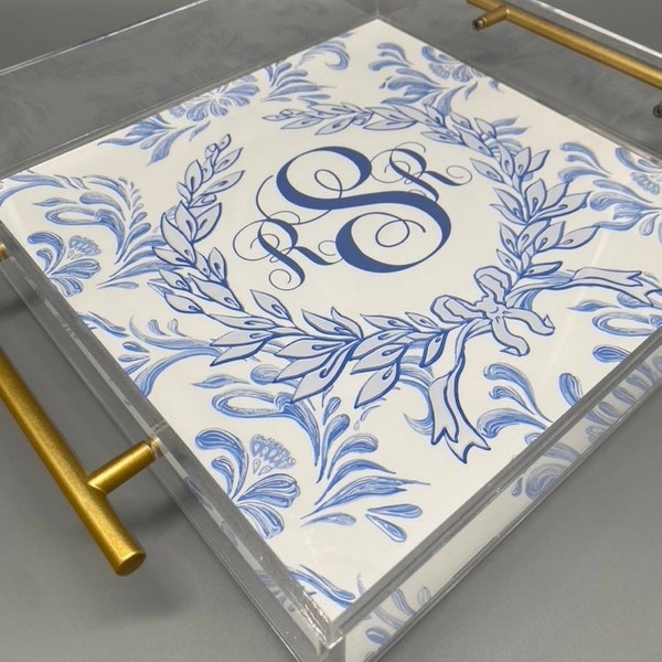 Grandmillenial-stijl gepersonaliseerd blauw en wit dienblad van acryl met verwisselbare kunst voor het decor van het huwelijkscadeau. Blauw toile decoratief dienblad