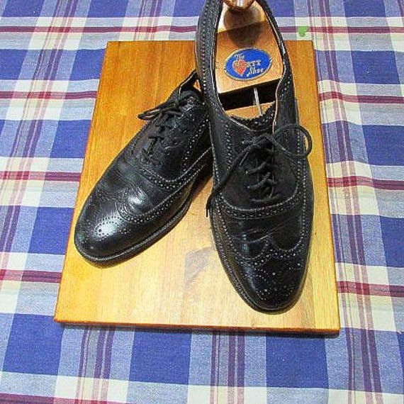 Preloved vintage all leather wingtip black size 9d Gold Bond VINTAGE WINGTIP BLACK DRESS SHOES SIZE 9 D EAGLE CLICKERS  main image 4