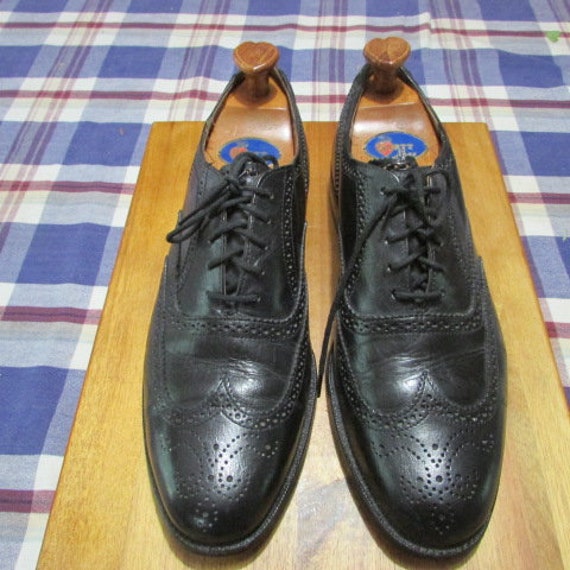 Gold pumps size 11 2025