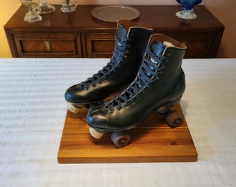 Roller Blades Men's Size 11 Roller Derby Skates Black Leather Skates by DOMINION Made in Canada Leather Outer and Interior Excellent Shape