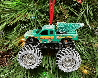 Monster Jam custom Christmas ornament Monster Truck Avenger pickup w/tree,snow R