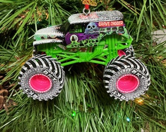 Monster Jam custom Christmas ornament Monster Truck Grave Digger green pink hubs w/snow