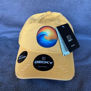 Cappello Decky 959 Sunrise Wave • Trucker giallo a corona bassa • Cappellino stile surf • Cappello da papà costiero • Regalo da spiaggia