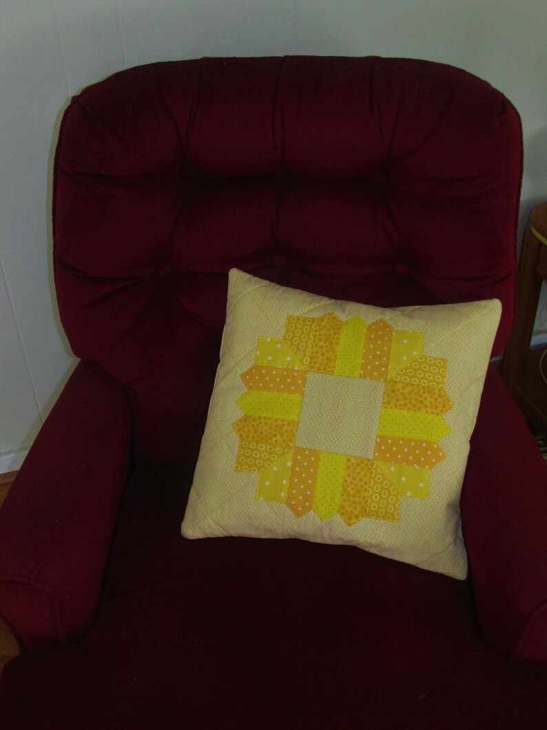Pillow sham Quilted pillow cover 16-inch pillow sham Housewarming gift Hostess gift Square Dresden Plate Pillow Cover Dresden plate.
