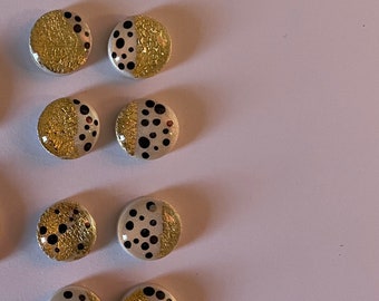 Handgjorda örhängen, handmade earrings, studs, wood, glitter studs, unique design