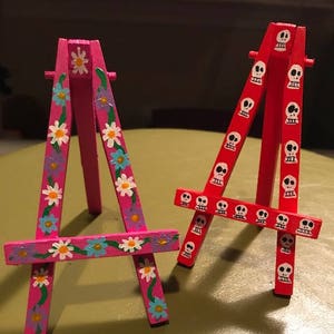 Tiny Hand-painted Easels
