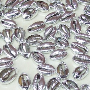 10 Small Silver Plated Cowrie Shell Connector, No Loops, Natural Seashell Pendant - Money Shell, Sea shell - Beach, Pendant, Boho - 13-16mm