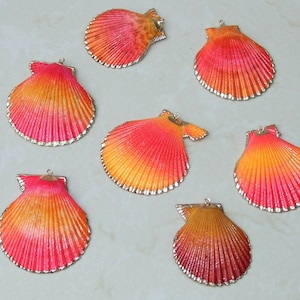 Hand Painted Scallop Shell Pendant, Gold Edge Loop, Natural Seashell, Sea Shell, Shell Necklace, Beach Jewelry, Ocean Seashell, 35-60mm 05N