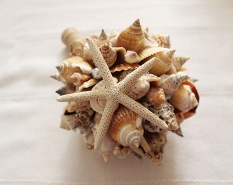 Sea shell Bouquet, Bridal Bouquet Sea, Bridesmaid Bouquet, Beach Wedding, Nautical Wedding, Coastal Wedding, Clamshells Bouquet, Starfish