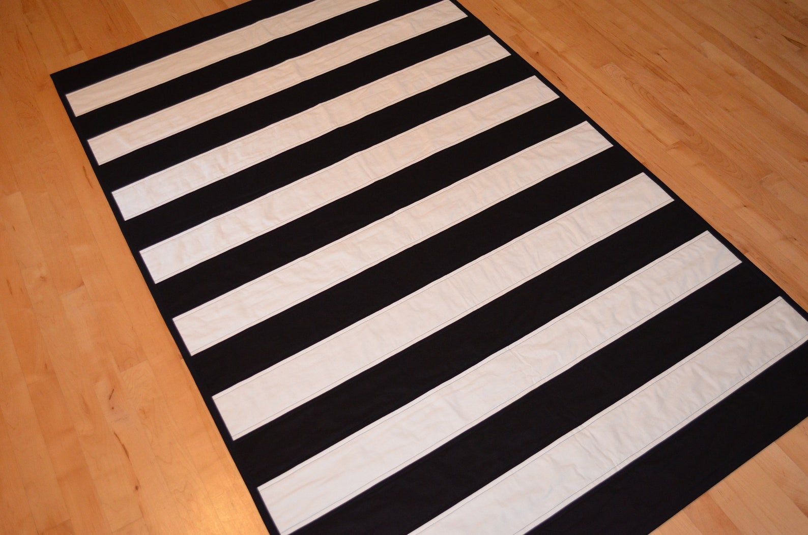 Black and White Striped Quilt / Plus Quilt Etsy