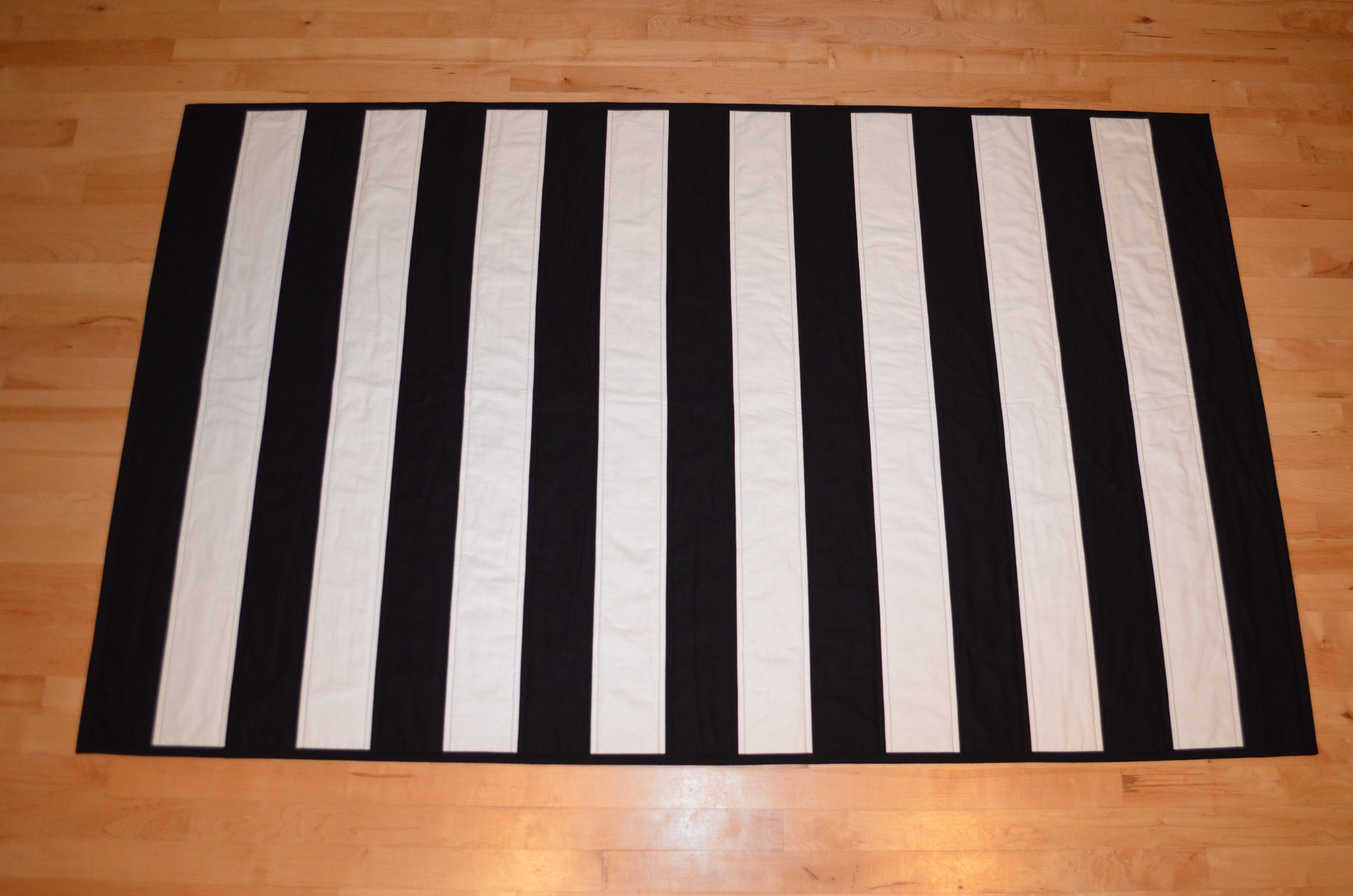 Black and White Striped Quilt / Plus Quilt Etsy