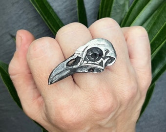 HORIZONTAL RAVEN SKULL  (8.5)