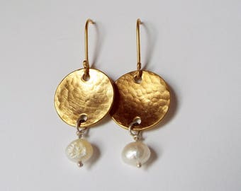 Gold Pearl Earrings, Pearl Earrings, Dainty, Fresh Water Pearl Earrings, Bridesmaid, Wedding, June Birthstone, Birthday, Gift, FREE SHIPPING