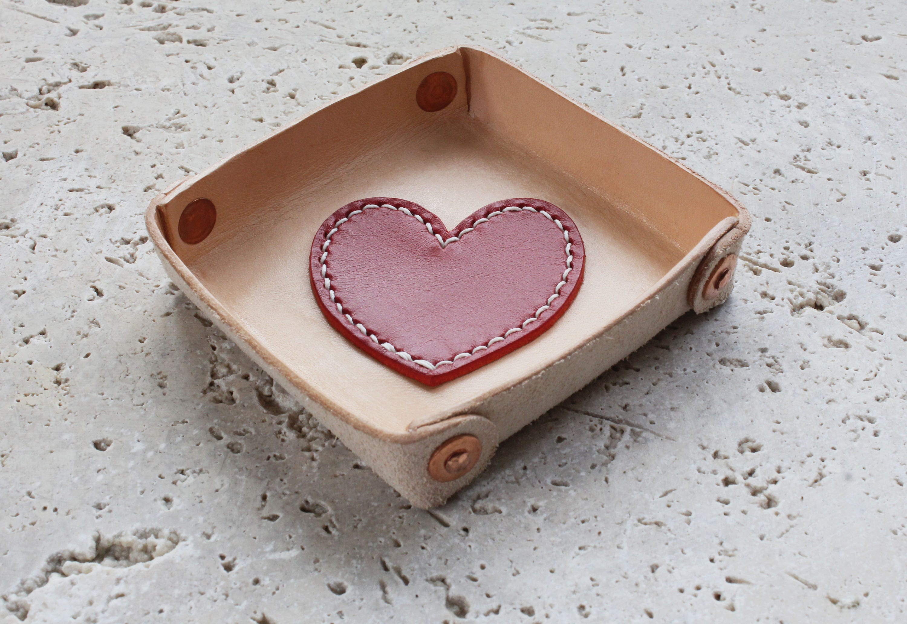 Handmade leather ring tray. Jewellery tray with heart design. Etsy