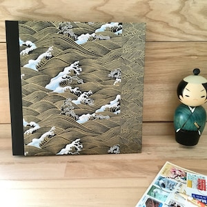Album fotografico personalizzabile, libro degli ospiti di nozze in carta giapponese, onda Hokusai nera e oro, regalo per gli sposi, album souvenir giapponese
