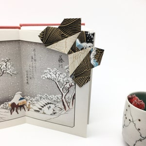 Papillon origami noir et blanc, marque-page signet en papier japonais, petit cadeau utile et poétique Noël, idée cadeau Japon, motif marin