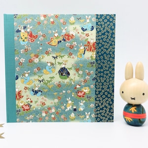 Album fotografico o libro degli ospiti personalizzabile, carta giapponese coniglio kawai, washi oro verde menta, album di nascita battesimo unisex, viaggio in Giappone