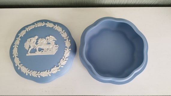Wedgwood Pale Blue Jasperware Trinket Pot with Sc… - image 3