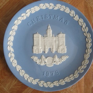Wedgwood Jasperware Christmas Plate 1978