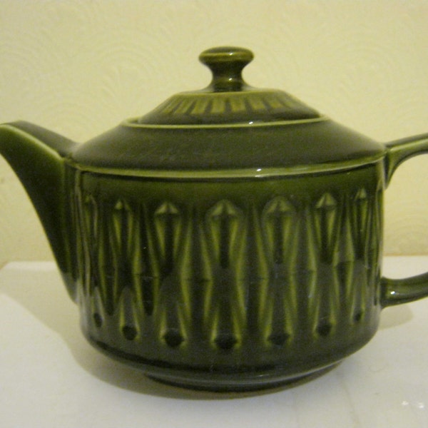 Green Sadler Teapot