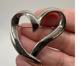 Trifari Silver Tone Sculptural Open Heart Brooch Pin Romantic Minimalist Vintage