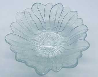 Vintage Indiana Glass Sunflower Lily Pons Clear Glass Bowl Candy Dish 7 inch