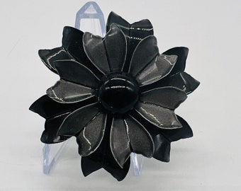 Vintage Metal Enamel Daisy Brooch Pin Flower Black Gray Groovy Mod FLower