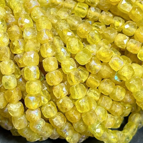 Perle de pierre gemme d'apatite jaune naturelle mystique à facettes 4 mm en forme de cube, belle couleur jaune en vrac perles d'apatite mystique brin complet 15,5"