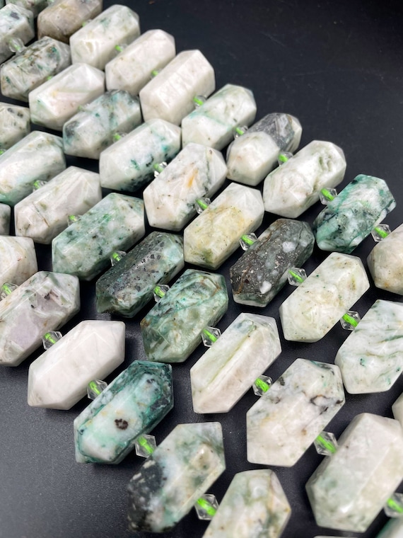 Forest green gemstone deals