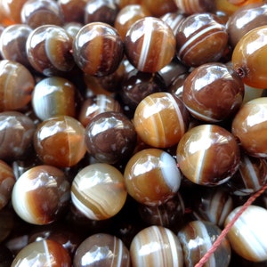 Contas de ágata natural AAA, contas redondas e lisas de 6, 8 e 10 mm, lindas contas marrons, contas de ótima qualidade! Comprimento total: 40 cm.