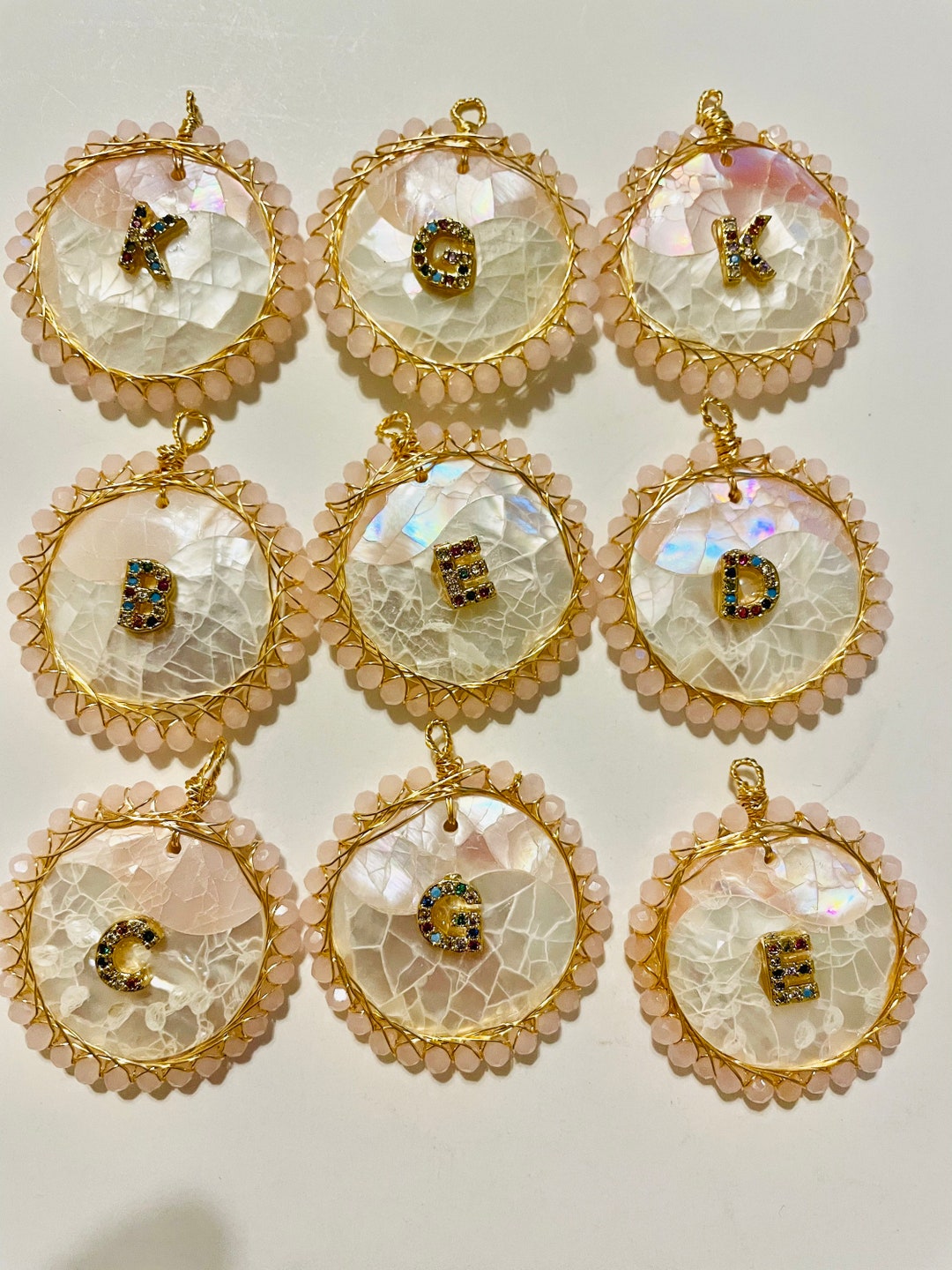 Shell Coin Pendant AA Natural Shell Pendant. 30mm Coin Shape Shell Pendant .with 2mm ...