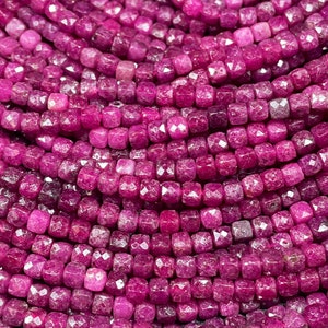 AAA natürliche Rubin Edelsteinperle. 4 mm Würfelform Perle facettiert. Wunderschöne Farbe rote Rubin Edelstein Perle. Hohe Qualität. Lose Edelsteinperle