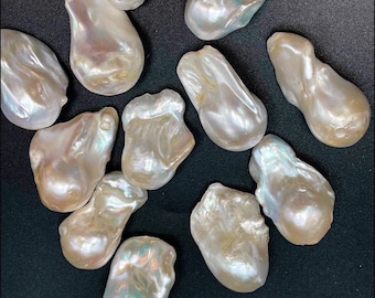AA Natural baroque pearl bead. Natural freedom shape. 14x20-30mm . Gorgeous natural white color. Great quality baroque pearl bead!