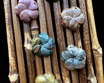Naturalny wisiorek z jaspisu oceanicznego, ręcznie rzeźbiony kwiat, 25 mm, piękne kolorowe koraliki, ręcznie robiony kolczyk, luźny koralik, luźny jaspis, ręcznie robiony kamień szlachetny
