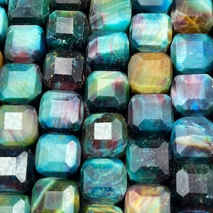 Perlina di pietra naturale occhio di tigre galassia sfaccettata da 9 mm a forma di cubo. Bellissimo colore galassia arcobaleno. Perlina di pietra preziosa di alta qualità.