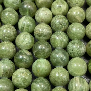 AAA Natuurlijke groene apatietsteenkraal. 6 mm 8 mm 10 mm ronde ronde kraal. Prachtige natuurlijke groene kleur apatiet edelsteen kraal! Hoge kwaliteit