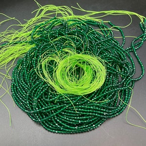 Wunderschöne chinesische Kristallperle. 3 mm runde Perle facettiert. Wunderschöne grüne Jade Farbe Kristall Perle. Hochwertige Kristallperle!