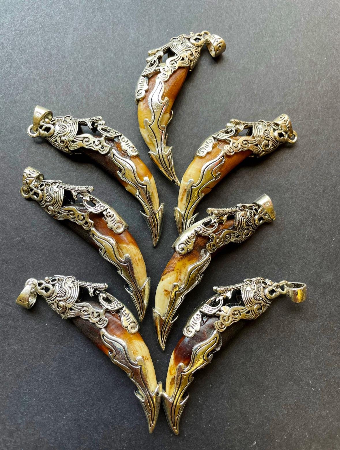Lion tooth - Etsy 日本