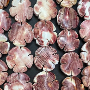 AAA Natural purple spiny oyster shell bead. 20mm flower shape . Gorgeous unique natural purple spiny oyster shell bead.high quality bead!
