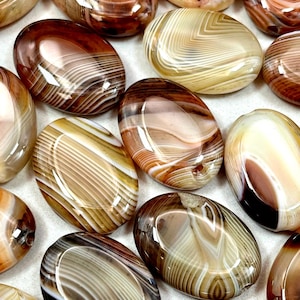 Natural Botswana agate stone bead 18x25mm oval shape. Beautiful brown, orange color Botswana gemstone bead. High quality pendant bead!