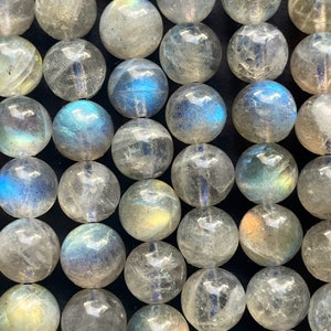 AA  Natural labradorite stone bead.4mm6mm 8mm 10mm round bead .  nice quality rainbow labradorite bead. Beautiful flash on each bead 15.5”
