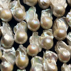 AAA 100% natural real nice quality baroque pearl . 15x28mm natural freedom shape. Gorgeous natural white baroque fresh water pearl.15”